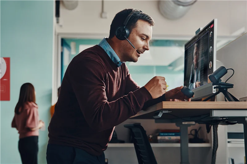 HP Poly Voyager Focus 2 USB-C-C Headset +USB-C/A-Adapter Schwarz